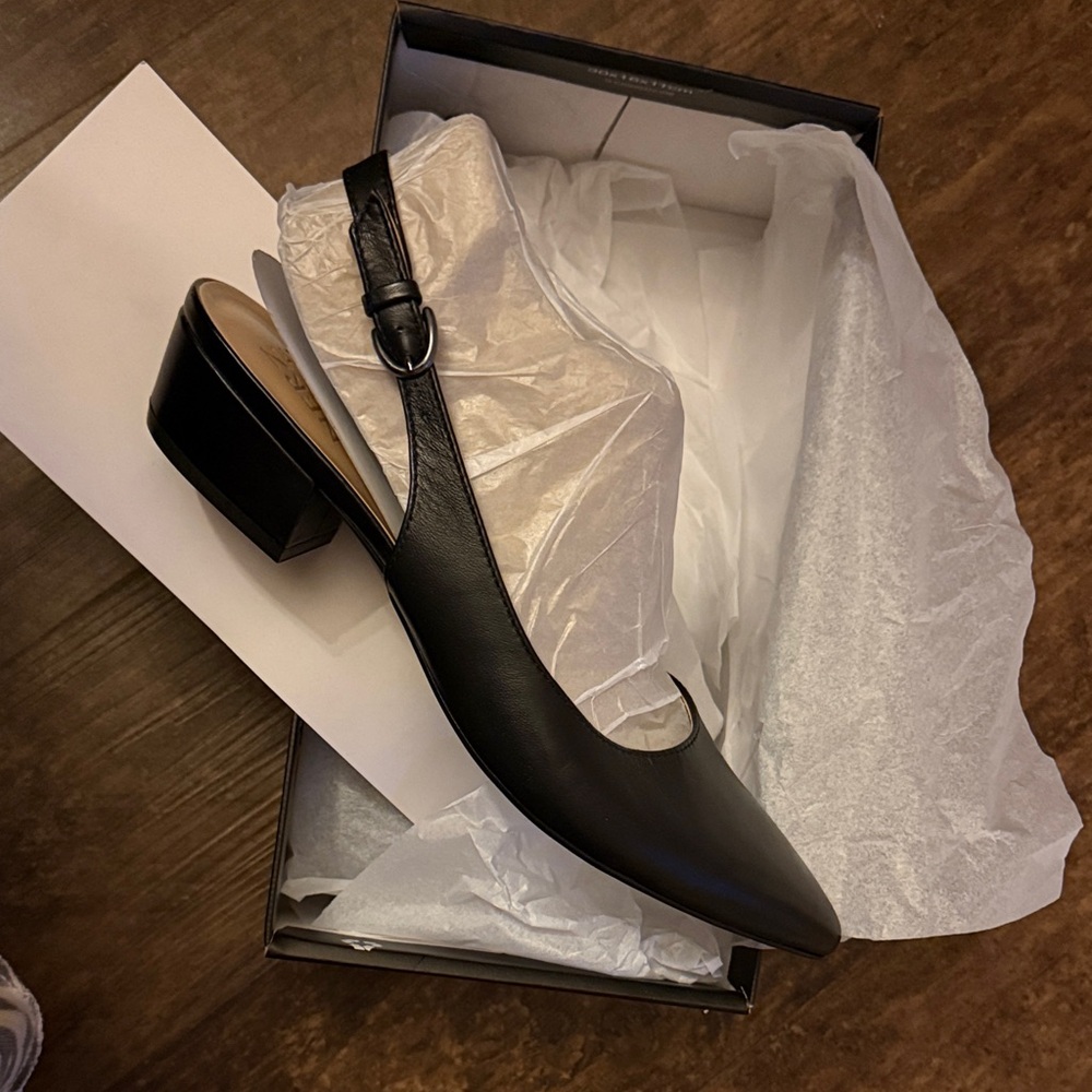 Naturalizer Black Leather Slingback Heels - Picture 7 of 9